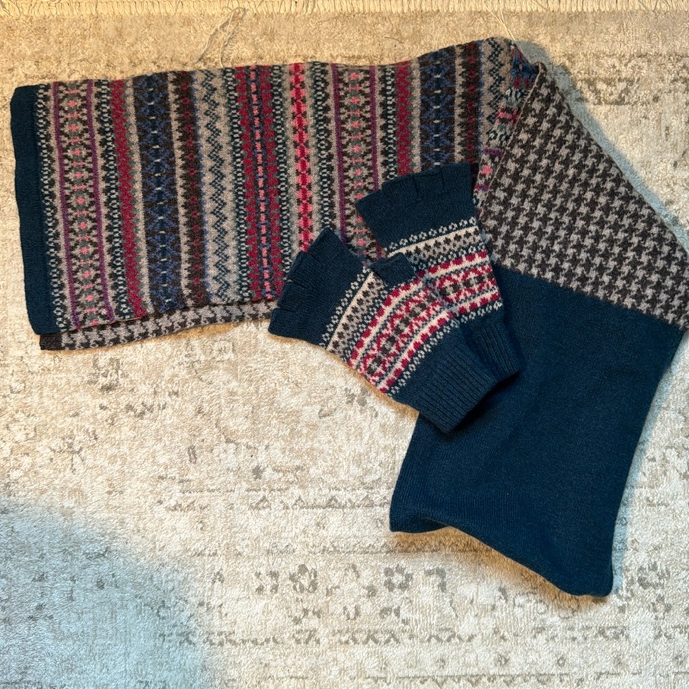 Beautiful Blarney wool scarf and glove set straight from Scotland!
